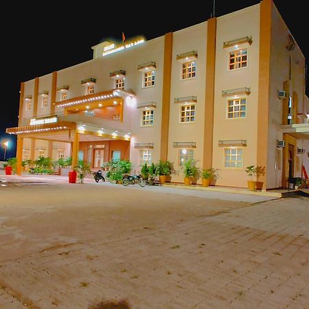 Avadh Sunshine Palace Hotel And Resort Ayodhya 외부 사진